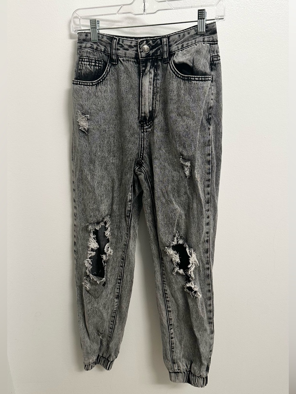 👖4/$20!👖 SHEIN Grey Distressed High-Waist Cuffed Jogger Jeans